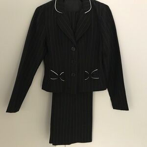Business Office Pin Stripe Pants Suit Size 8